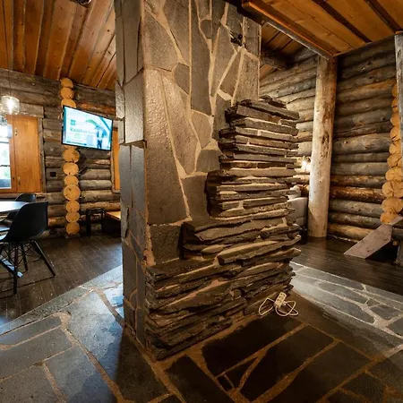 Varjokelo Semesterbostad *